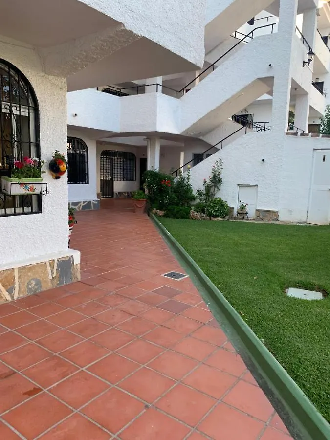 Apartamento 2 Dormitorios Al Lado De La Playa La Cala De Mijas